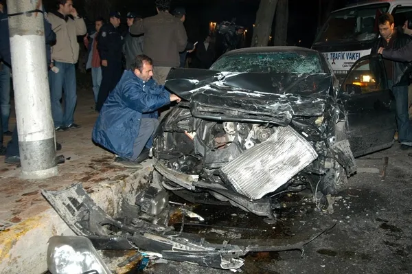 son-dakika-gulcinin-talihsizligi-15-yil-once-de-hurdaya-donen-aractan-sag-cikmisti-1639470666938.jpg