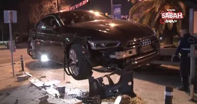 Kadıköy’de şerit değiştirmek isteyen sürücü motosiklete çarptı: 2 yaralı | Video