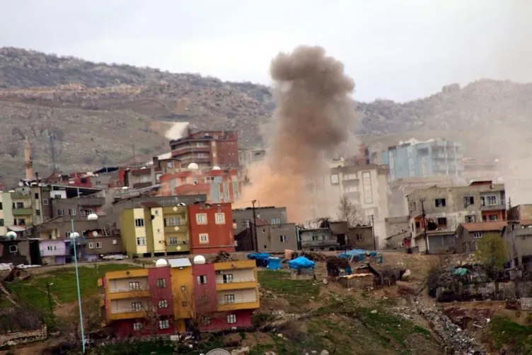 Keskin nişancı PKK’lılara top atışı