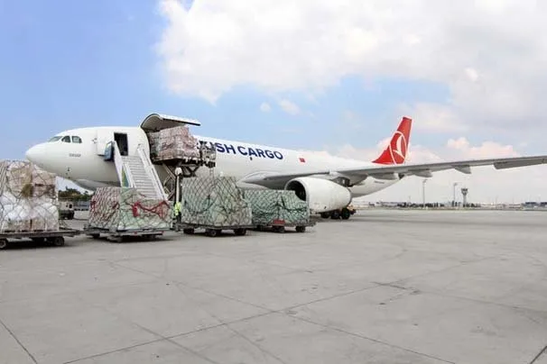 Dev kargo uçakları ile 8 günde Türkiye’den Katar’a 40 sefer yapıldı