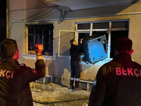 kutahyada-evde-patlama-2si-agir-4-yarali-var-1668583354118.jpg