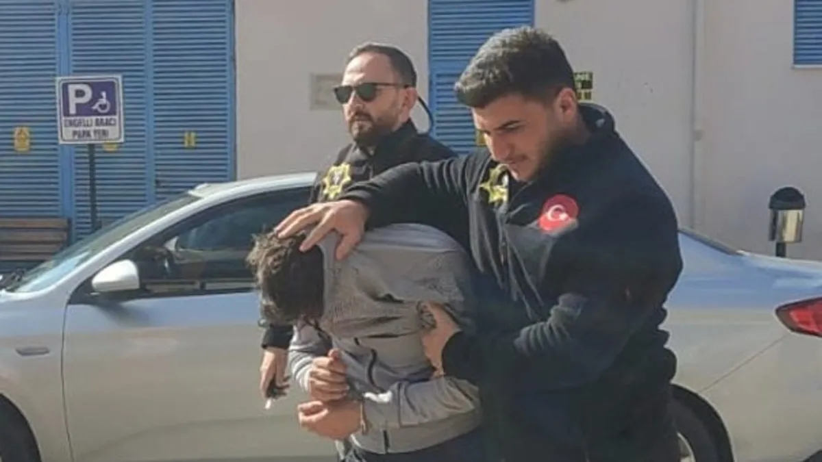 Konya’da akılalmaz olay: Hastaneye kaldırılan adamın iç çamaşırında bulundu! Konya’da akılalmaz olay: Hastaneye kaldırılan adamın iç çamaşırında bulundu!