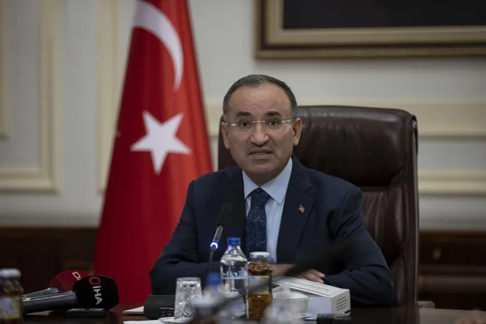 adalet-bakani-bozdagdan-feto-ile-mucadele-aciklamasi-1647678220102.jpg Adalet Bakanı Bekir Bozdağ'dan FETÖ elebaşı Gülen'in iadesiyle ilgili flaş açıklama