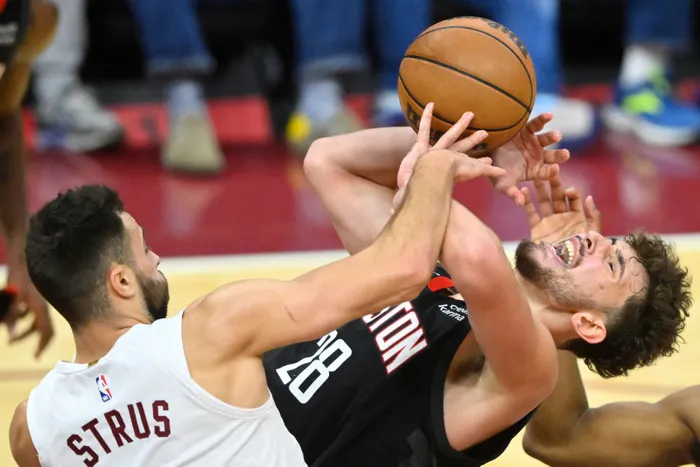 nbade-pacersi-yenen-clippers-galibiyet-serisini-8-maca-cikardi-1702972574659.jpg