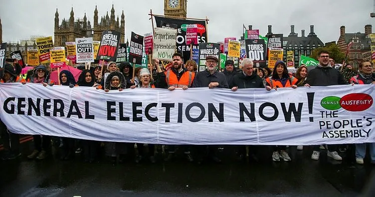 İngiltere’de hayat pahalılığı protestosu! Rishi Sunak’ı istifaya çağırdılar