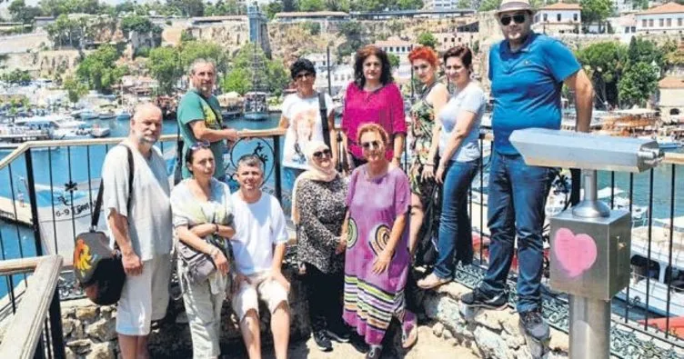Sanat festivalinden önce Antalya’da Kaleiçi gezisi