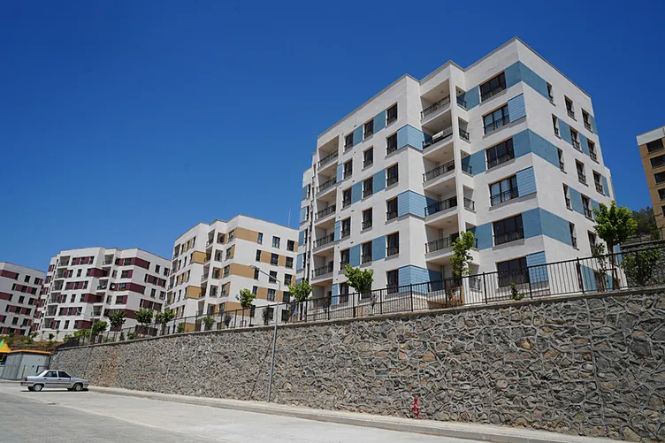 Güvenli ve sağlam gelecek için 7 gün 24 saat çalışmaya devam! Başkan Erdoğan deprem konutları için bölgeye gidecek