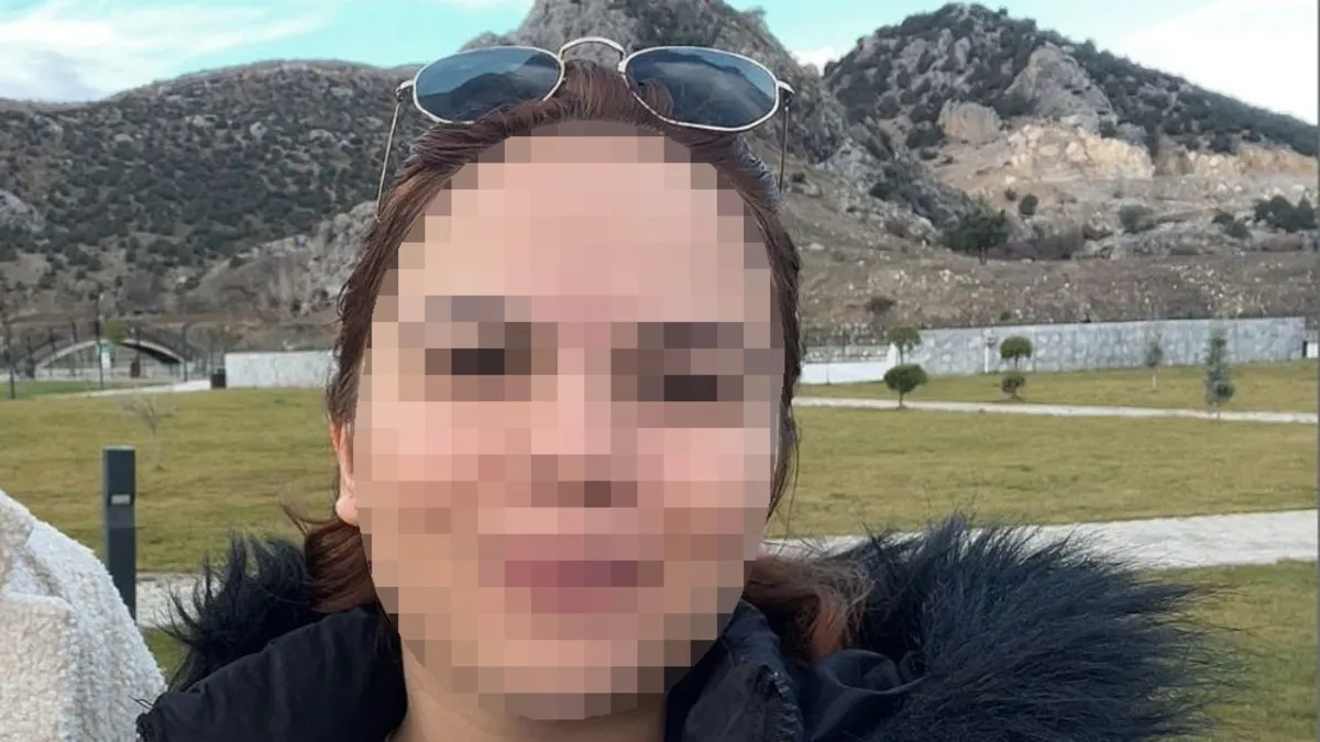 Boşanma aşamasındaki eşini çocuğunun gözü önünde bıçakladı Boşanma aşamasındaki eşini çocuğunun gözü önünde bıçakladı