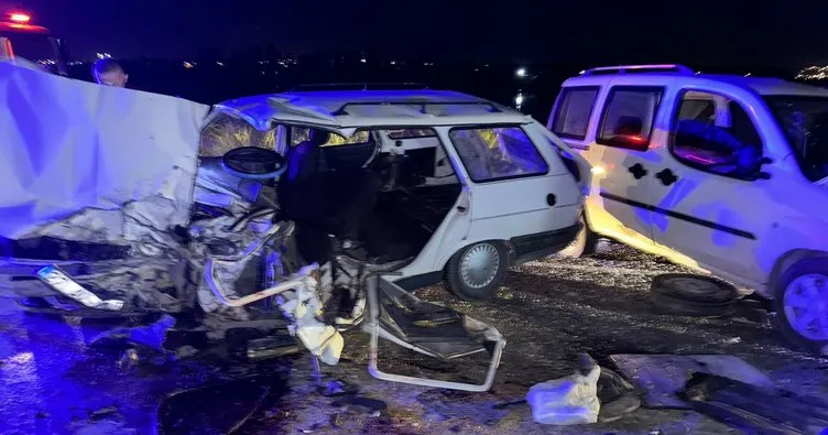 Şanlıurfa’da hafif ticari araç ile otomobil çarpıştı: 1 ölü, 2’si ağır 5 yaralı