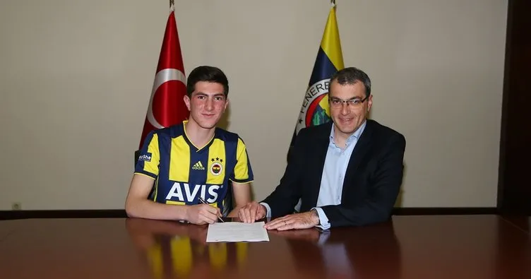 Fenerbahçe’de Osman Ertuğrul Çetin’e profesyonel sözleşme