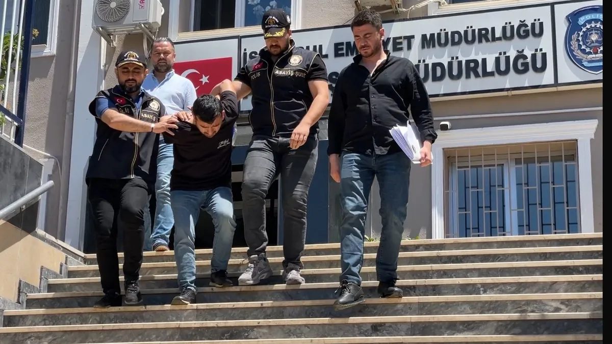 İstanbul Kartal'da ormanlık alanda bulunan cansız bedenle ilgili polis soruşturması.