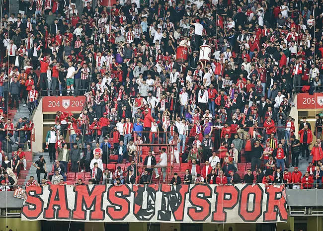 besiktas-super-ligi-dorduncu-sirada-bitirdi-samsunspor-kayserispora-son-nefeste-gecti-1748803660288.jpeg