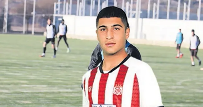 17’lik Yunus Emre Premier Lig’de