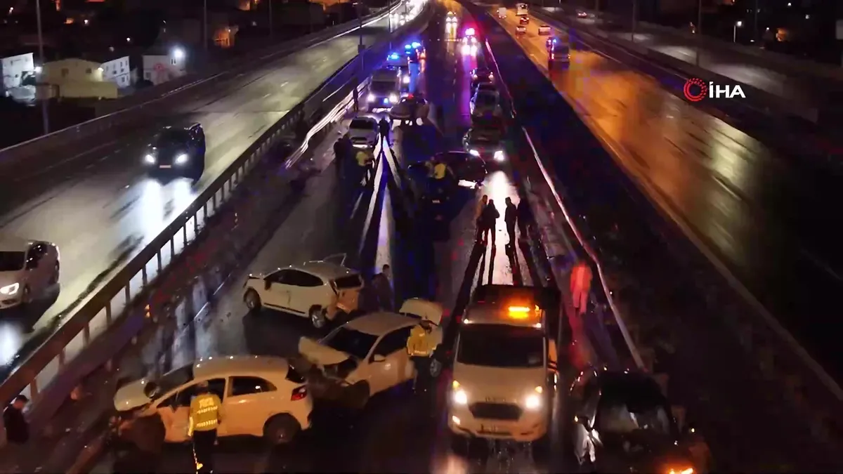 İstanbul Ataşehir’de zincirleme kaza: 3 yaralı | Video