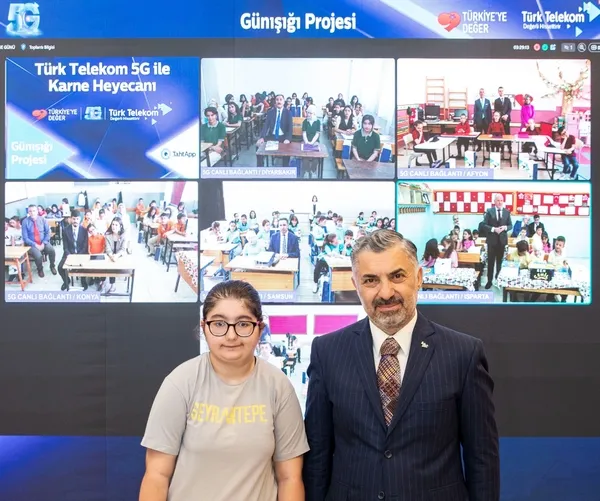 turk-telekom-tahtapp-uygulamasiyla-cocuklara-isik-oldu-5g-ile-karne-heyecani-7-ilde-es-zamanli-yasandi-1782466666415.jpeg