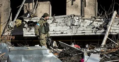 RUSYA UKRAYNA SAVAŞI SON DAKİKA HABERLERİ: Rusya, tiyatro binasını vurdu! Yüzlerce sivilin saklandığı yer hedef alındı...