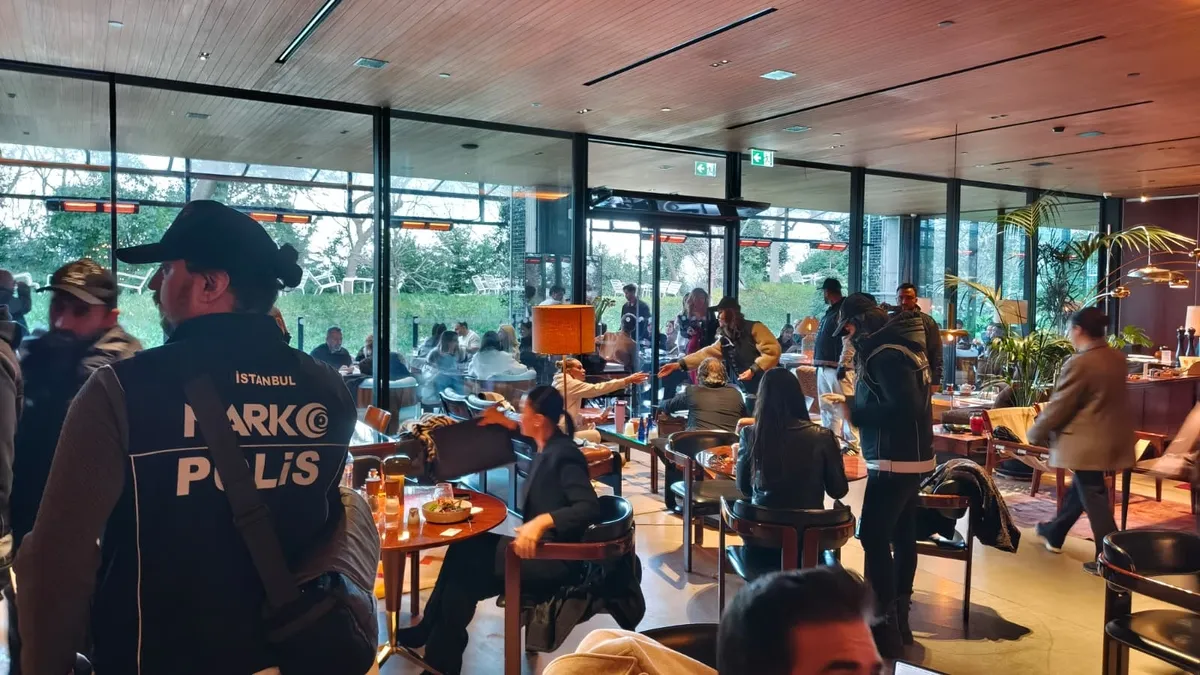 ClubHouse Bebek’e narkotik operasyonu! 100 polisle baskın yapıldı ClubHouse Bebek’e narkotik operasyonu! 100 polisle baskın yapıldı