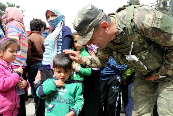 Türk Kızılayı Afrinli sivillerin yanında