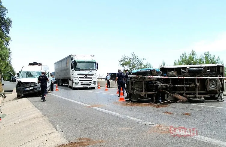 Antalya’da 2 kamyonet çarpıştı: 1 ölü, 6 yaralı