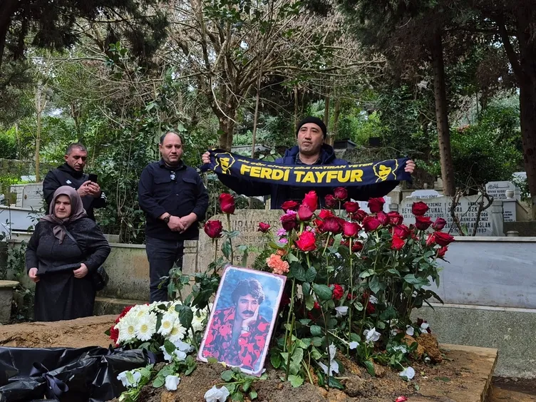 Ferdi Tayfur’a ziyaretçi akını: 13-14 yaşından beri dinliyorum, şarkılarıyla büyüdük