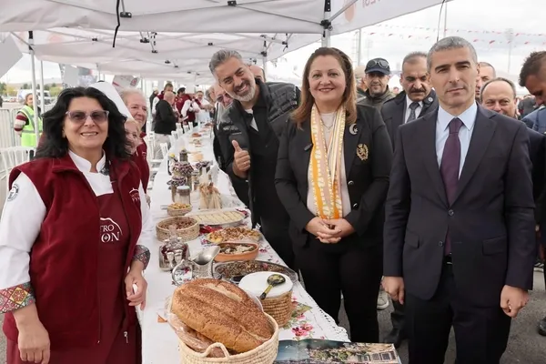 afyonkarahisarda-yine-guinness-dunya-rekoru-kirildi-1791025495080.jpeg