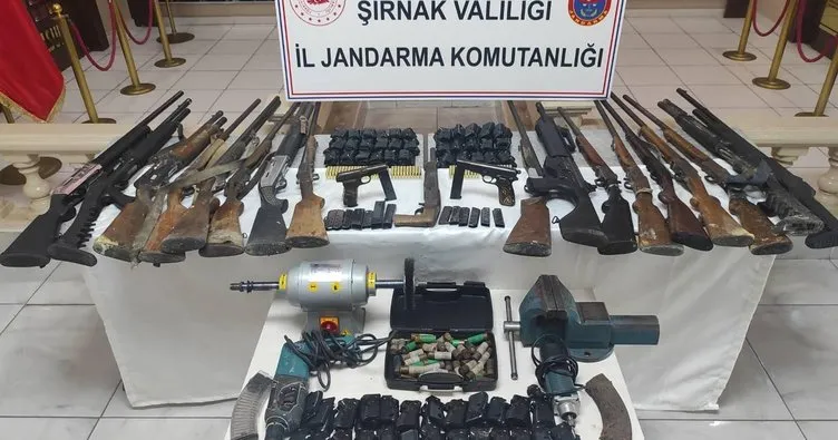 Şırnak’ta silah kaçakçılarına operasyon! 7 gözaltı, çok sayıda silah ele geçirildi