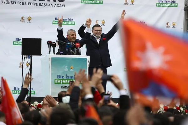 havalimaninda-dag-gibi-kalabalik-hamza-daga-miting-gibi-karsilama-1705757619205.jpg