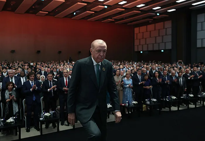son-dakika-baskan-erdogandan-dunyaya-iran-mesaji-turkiye-muzakereleri-desteklemeye-hazir-1776435441212.jpg Son dakika | Başkan Erdoğan'dan dünyaya 'İran' mesajı: Türkiye müzakereleri desteklemeye hazır!