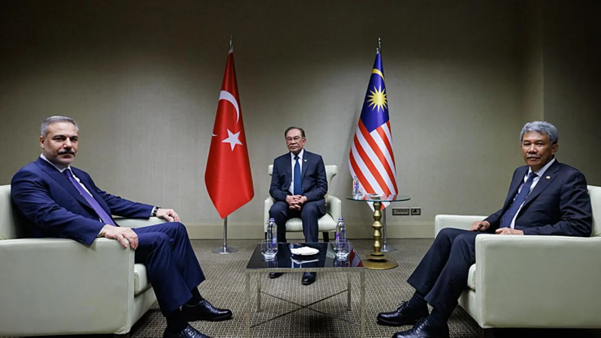 Bakan Fidan Malezya Başbakanı ve mevkidaşı Hasan ile görüştü! Bakan Fidan Malezya Başbakanı ve mevkidaşı Hasan ile görüştü!