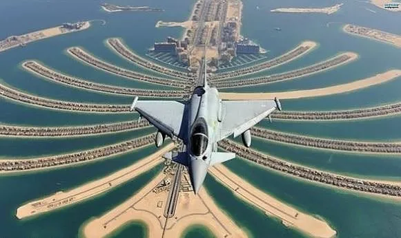Dubai Prensi'nin birbirinden çılgın fotoğrafları!