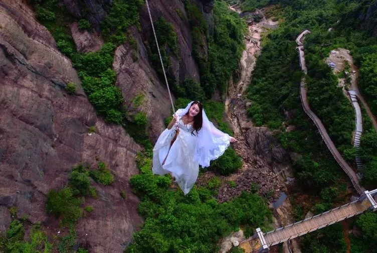 80 metre yükseklikte nefes kesen düğün
