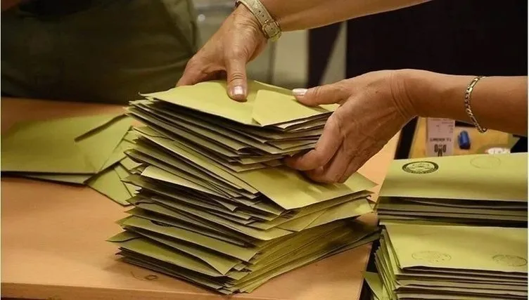 14 Mayıs oy kullanma saatleri belli oldu! YSK  2023 Oy verme işlemi saat kaçta başlıyor, kaçta bitiyor?