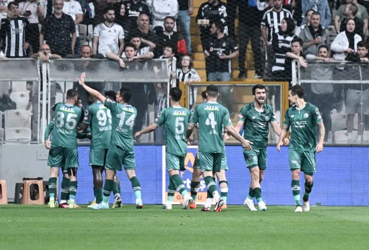 Son dakika haberi: Cenk Tosun Beşiktaş-Konyaspor maçının sonunda gözyaşlarına boğuldu! Beşiktaş taraftarlarını yıkan haber...