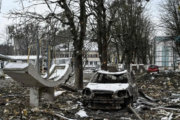 Rusya Ukrayna savaşı şiddetlenerek devam ediyor! Zelenskiy'den flaş açıklama: Havalimanı yerler bir...