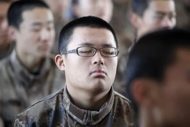 Uyuyan Çinli Askerler