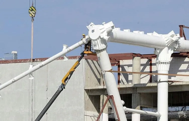 Trabzonspor’un stat inşaatında sıra çatıya geldi