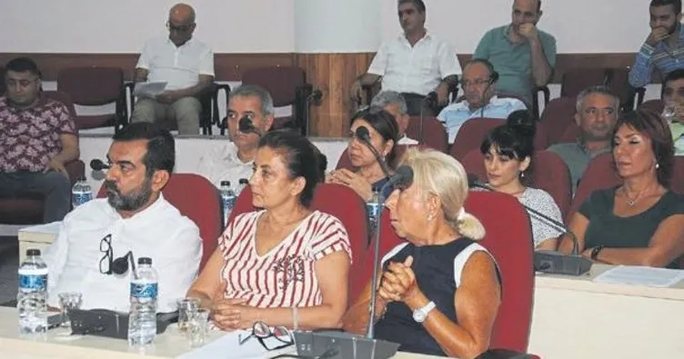 CHP’li Buyruk HDP’li başkanları savundu