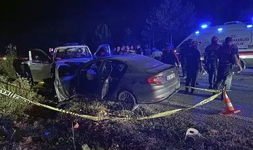 Ters şeride giren minibüs, otomobille çarpıştı: 1 ölü, 8 yaralı #sivas