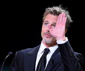 Ünlü isme bir darbe de oğlundan geldi! Babasına zehir zemberek sözler: Sen bir aşağılıksın...