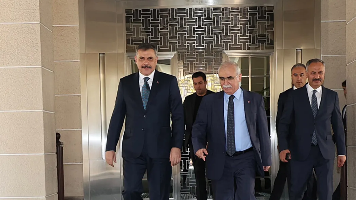 Bakan Çiftçi, AYM Başkanı Kadir Özkaya ile bir araya geldi