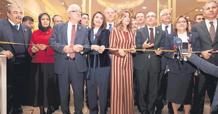 Kutnu kumaşından marka oluşturdu