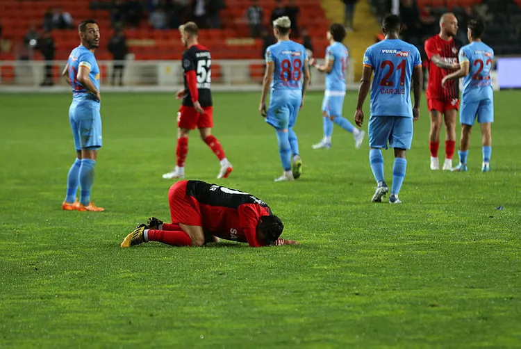 altay-ve-caykur-rizespor-super-lige-veda-etti-1651866362359.jpg