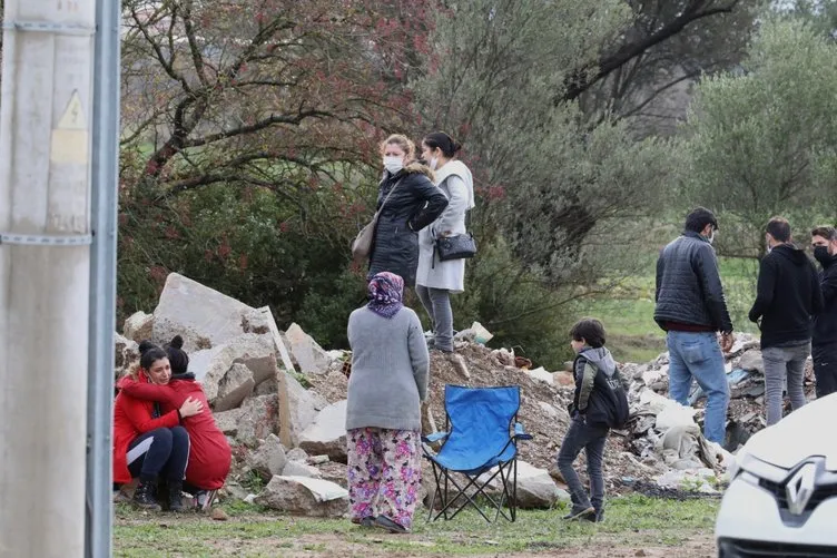 İzmir'den acı haber geldi! Sel felaketi havadan görüntülendi! Araçlar sular altında kaldı