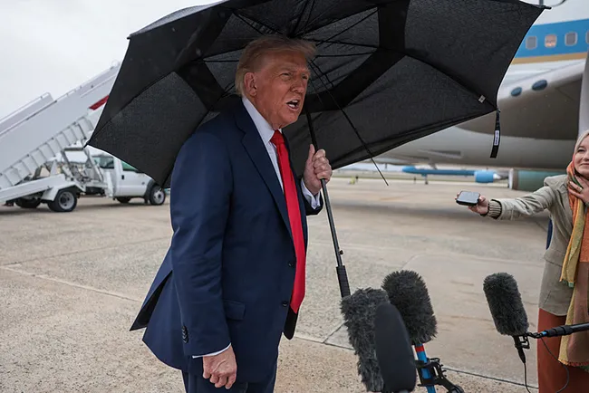 trump-misirdaki-toplantiya-katilmak-uzere-beyaz-saraydan-ayrildi-1760303791406.jpeg Trump'tan Mısır'daki barış zirvesi öncesi flaş açıklama: Daha önce hiç görülmemiş bir şey olacak