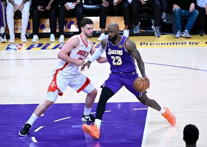 lebron-james-philadelphia-76ers-ile-anlasti-1784909092156.jpeg