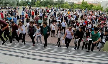 Yüz binlerce öğrenci Liseye Geçiş Sınavı’na girdi! İşte öğrencilerin LGS maratonu...