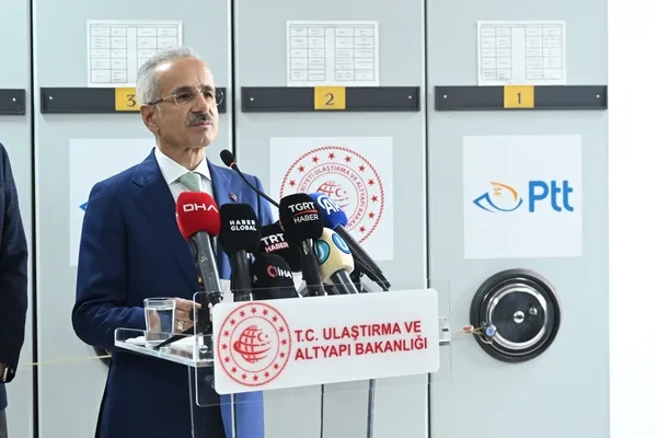 ptt-uets-ile-365-milyon-elektronik-tebligat-bakan-uraloglu-acikladi-34-milyar-tl-kamu-tasarrufu-1775116916816.jpeg