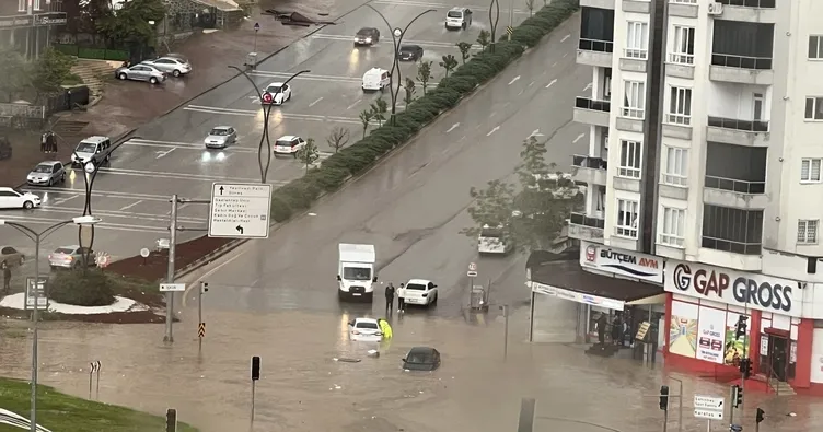 Sağanak hayatı felç etti! 3 yaralı
