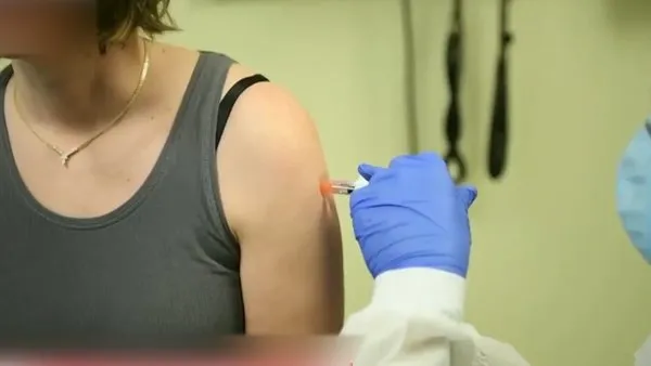 Dünya bu anı konuşuyor! Corona virüsü aşısı ABD'de ilk kez böyle yapıldı | Video