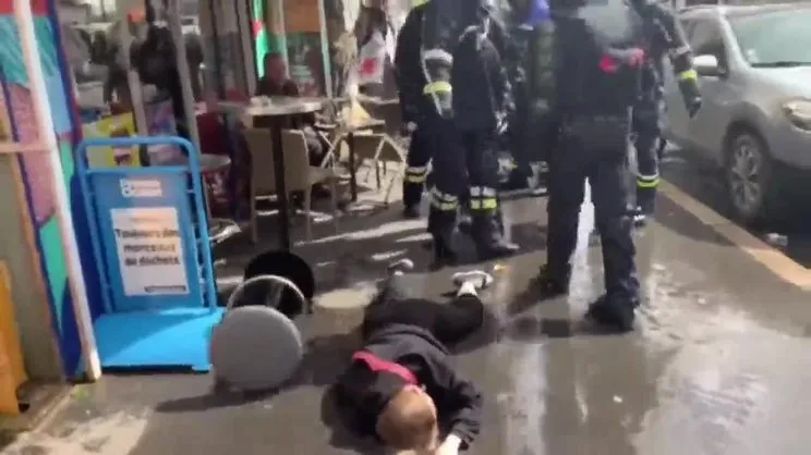 Fransız polisinden kadına şiddet